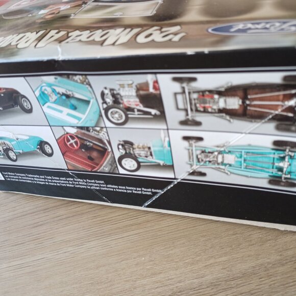 Revell model car kit 29 model A roaderster 2 in 1 open box never used - Picture 6 of 8